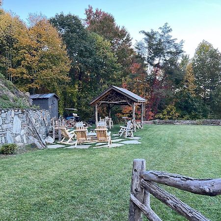 Elk & Embers Mountain Hideaway Hotel Уейнсвил Екстериор снимка