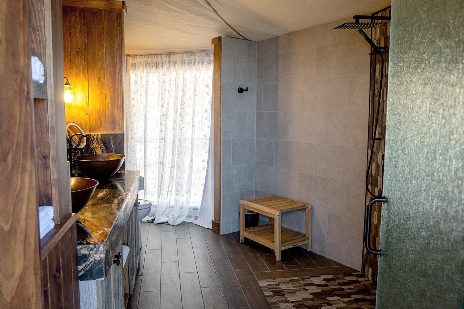 Elk & Embers Mountain Hideaway Hotel Уейнсвил Екстериор снимка