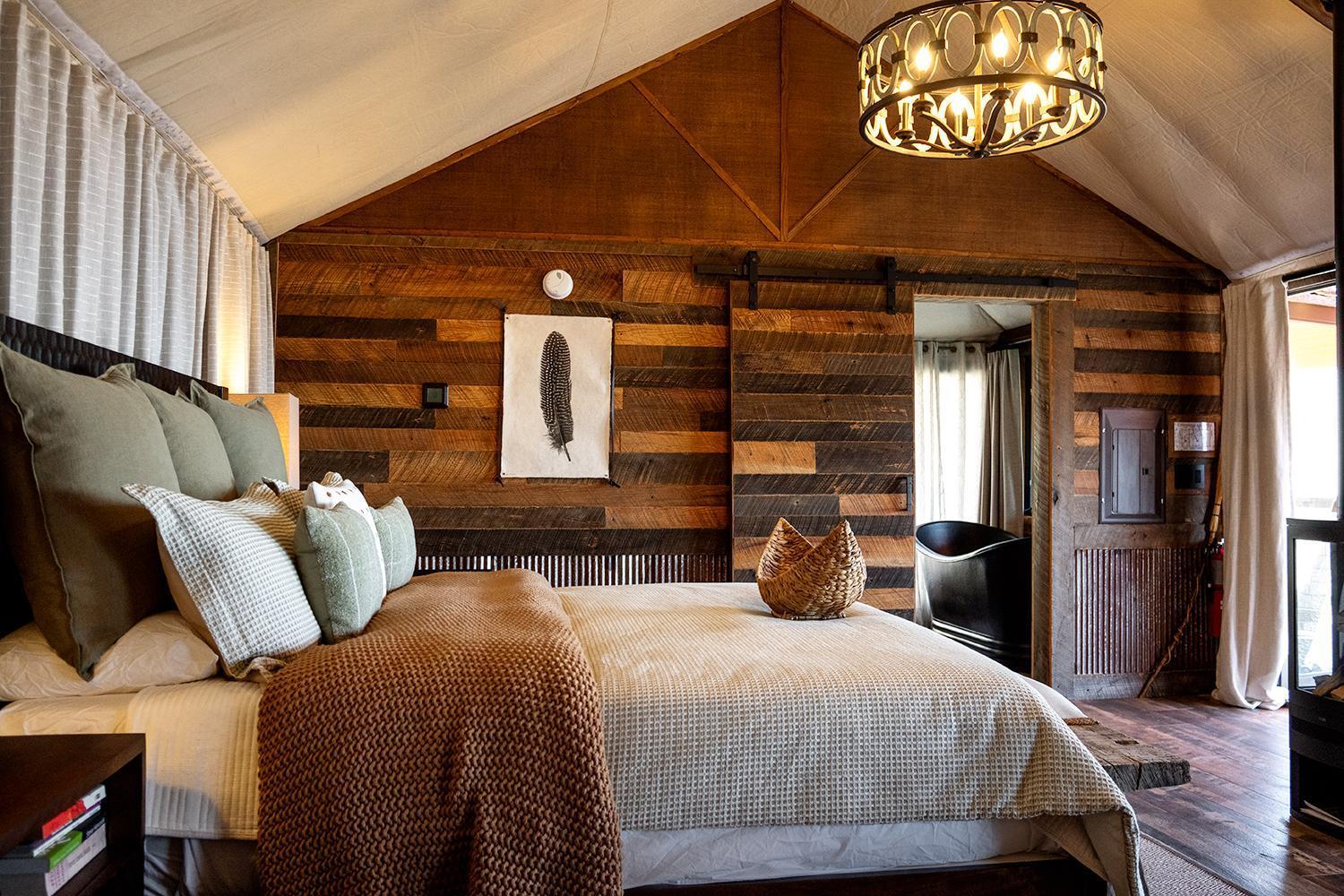 Elk & Embers Mountain Hideaway Hotel Уейнсвил Екстериор снимка