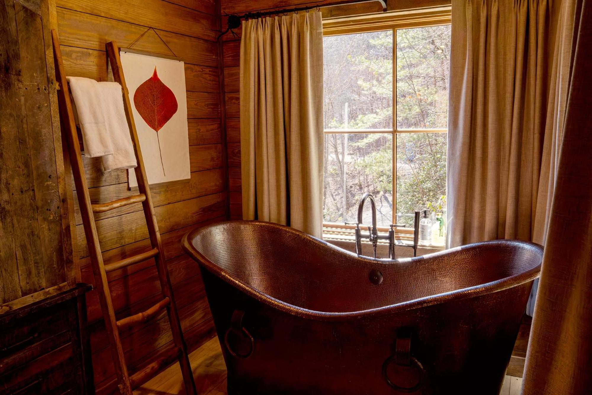 Elk & Embers Mountain Hideaway Hotel Уейнсвил Екстериор снимка