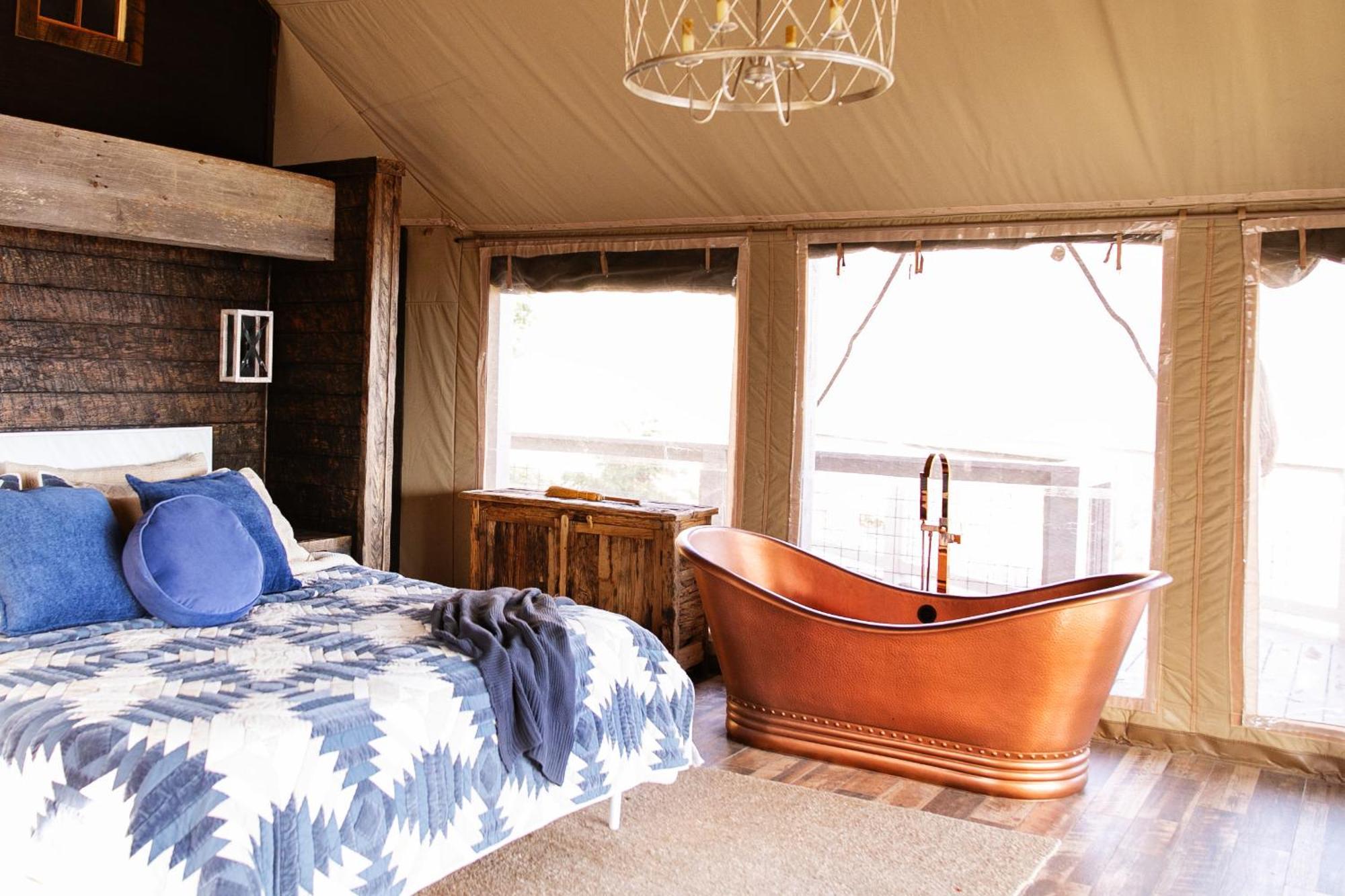 Elk & Embers Mountain Hideaway Hotel Уейнсвил Екстериор снимка